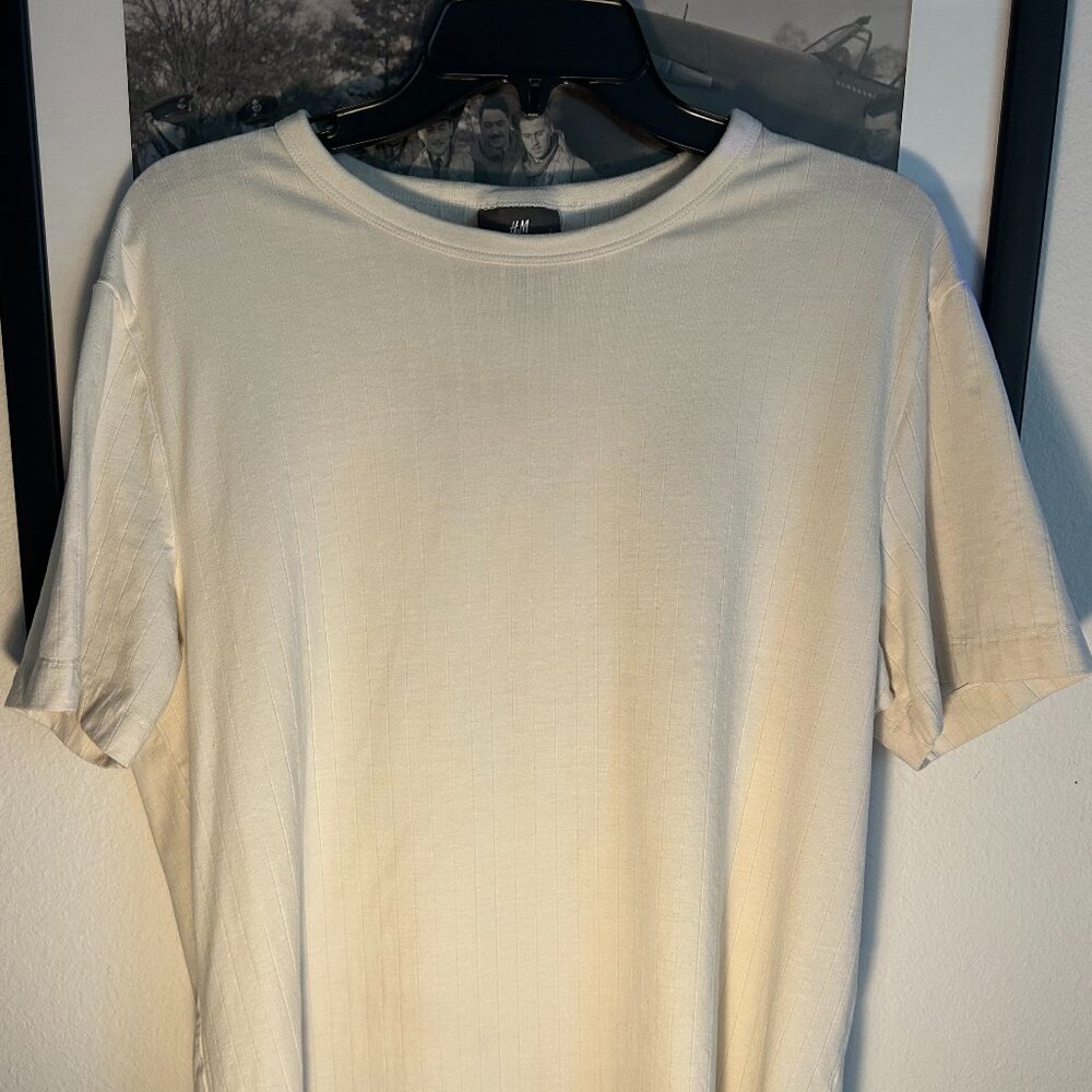H&M Slim Cream tee (Large)